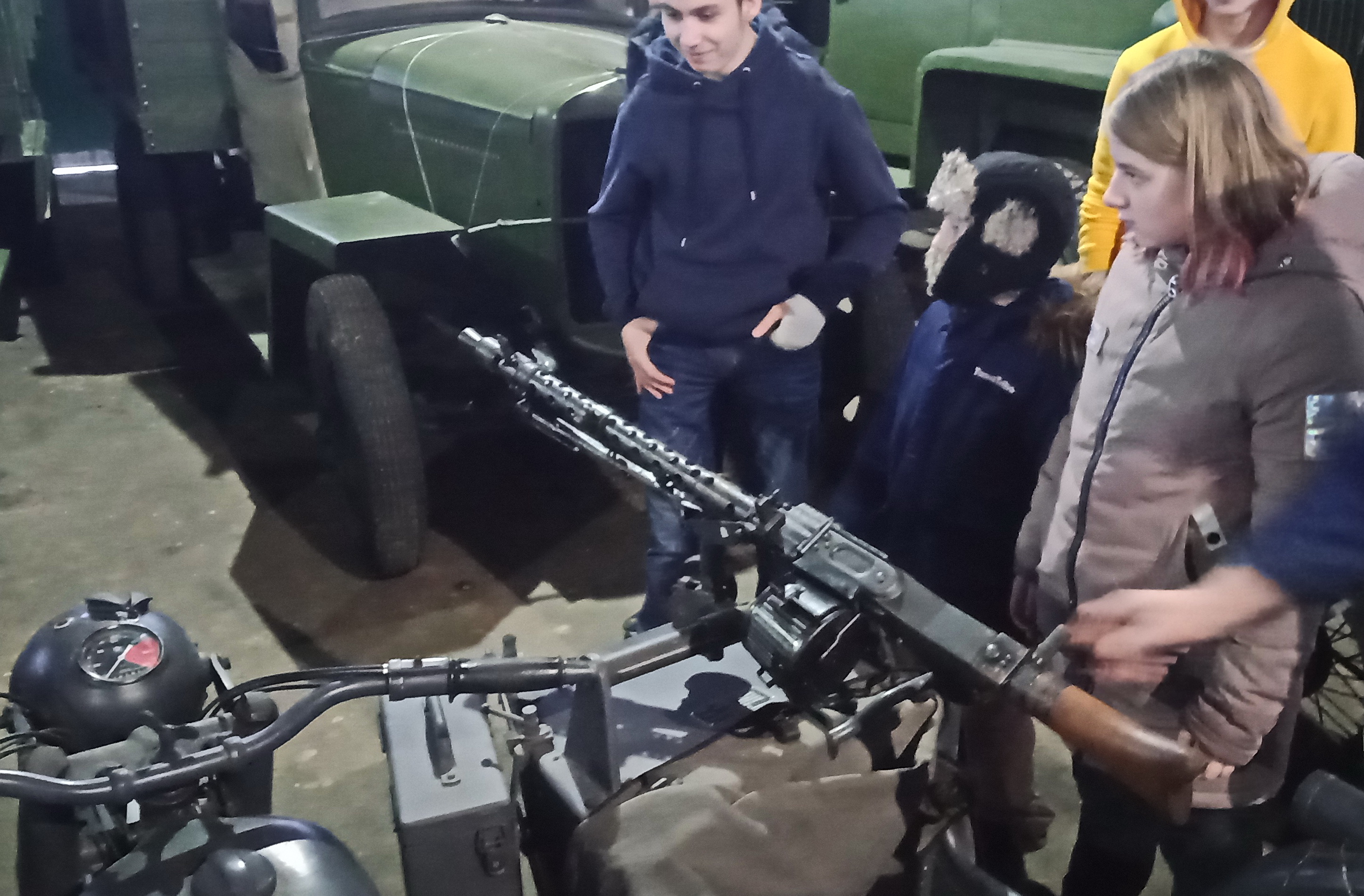 Кинокомплекс «Военфильм – Медынь» на три дня распахнул свои двери для старшеклассников Калужской области. Кинокомплекс «Военфильм – Медынь» на три дня распахнул свои двери для старшеклассников Калужской области.
