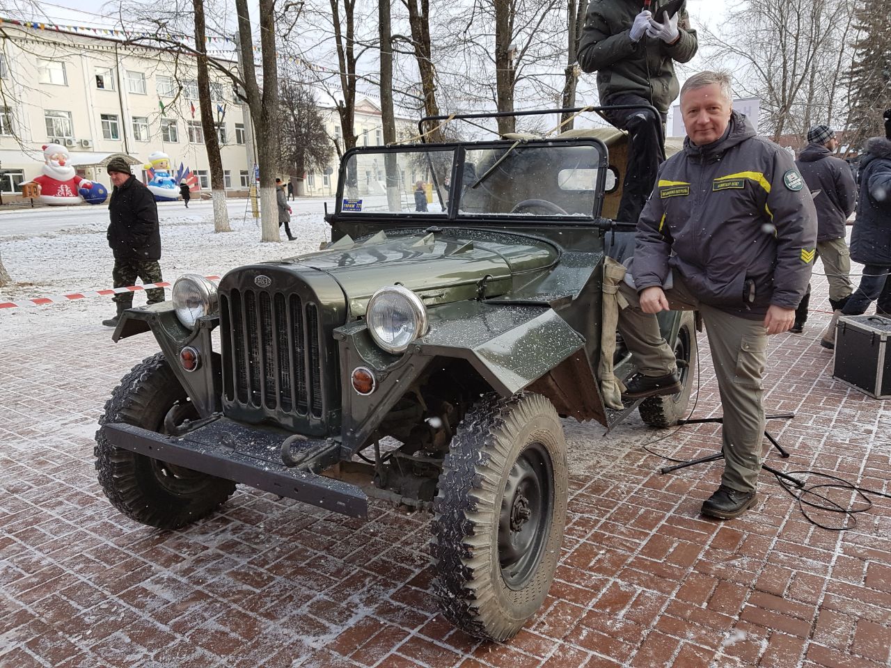 По улицам Медыни прошла военная техника