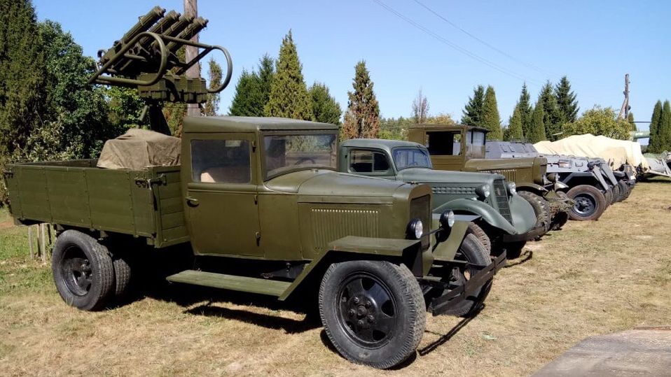 В Медынь прибыла военная техника